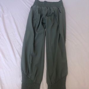 Olive bebe joggers